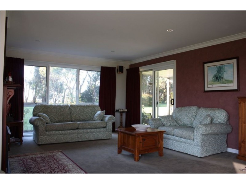 301 Inverloch Venus Bay Road, Inverloch VIC 3996