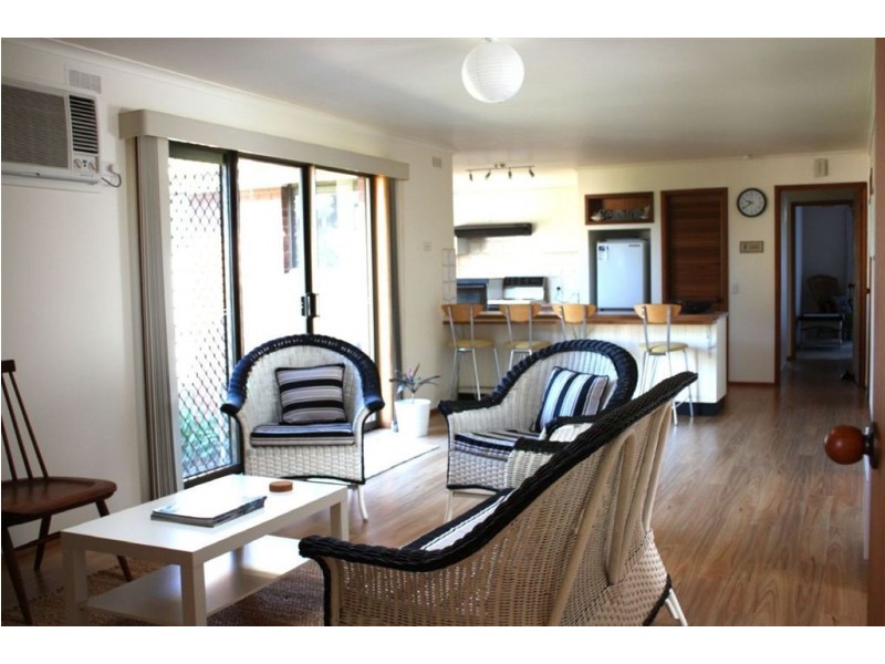 8 Anderson Avenue, Inverloch VIC 3996