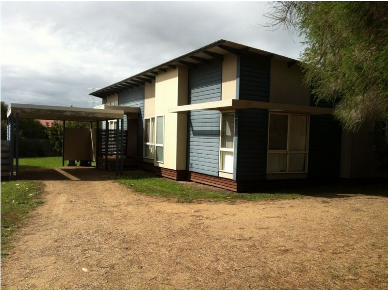 14 Ullathornes Road, Inverloch VIC 3996