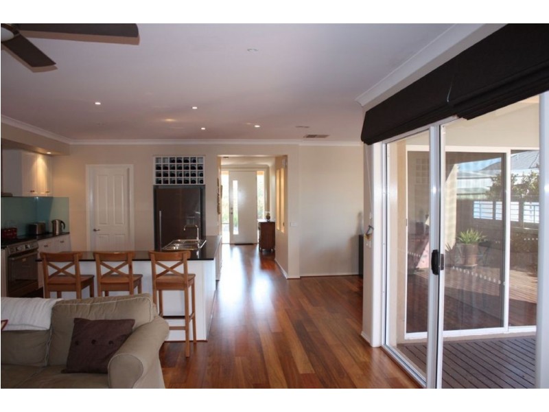 8 Blue Water Place, Inverloch VIC 3996