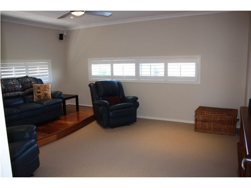 8 Blue Water Place, Inverloch VIC 3996