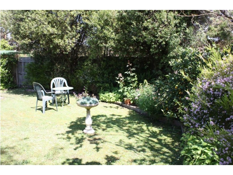 4 Chelsea Square, Inverloch VIC 3996
