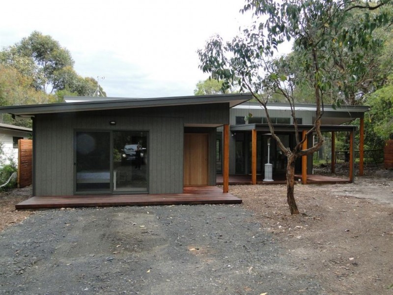 9 Fern St, Inverloch VIC 3996