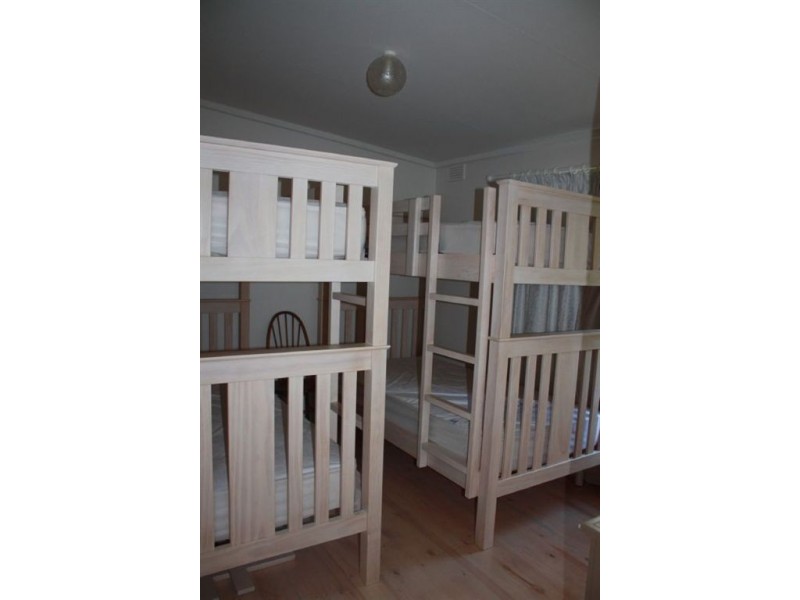 9 Fern St, Inverloch VIC 3996