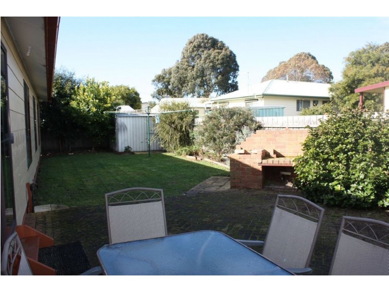 2 Valerie Street, Inverloch VIC 3996