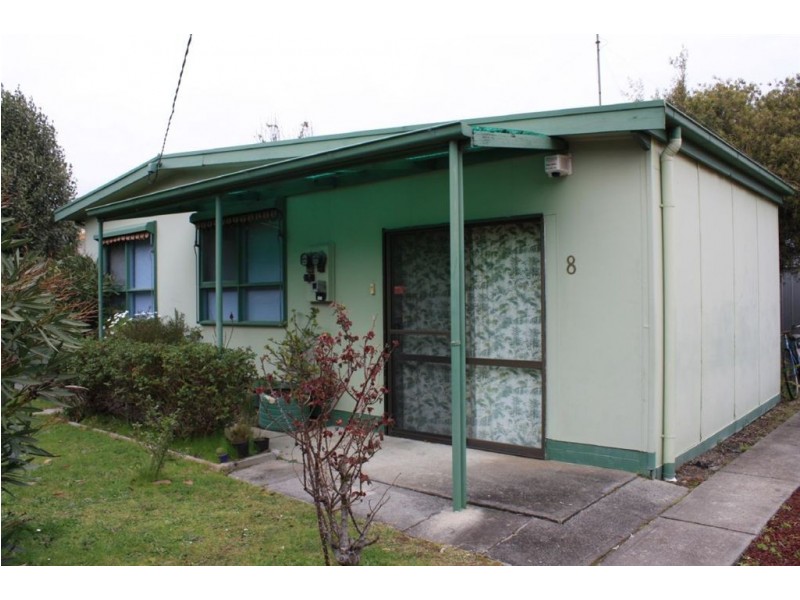 8 Wallace Avenue, Inverloch VIC 3996