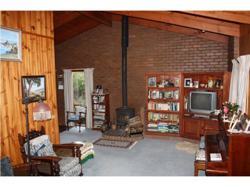 43 Wonthaggi Road, Inverloch VIC 3996