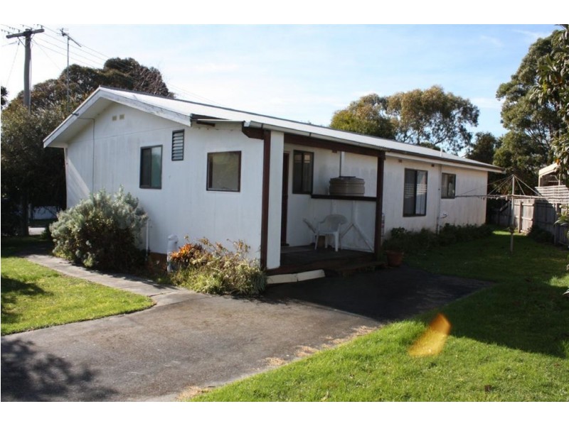 15 John Street, Inverloch VIC 3996