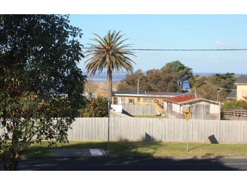 7 Sandy Mount Avenue, Inverloch VIC 3996
