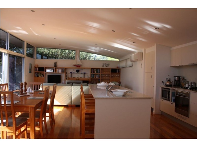 2 Sand Court, Inverloch VIC 3996