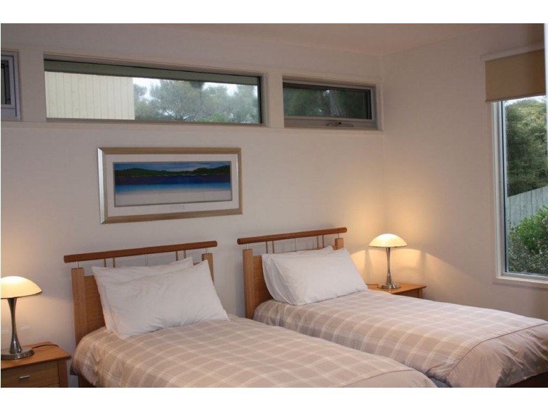 2 Sand Court, Inverloch VIC 3996