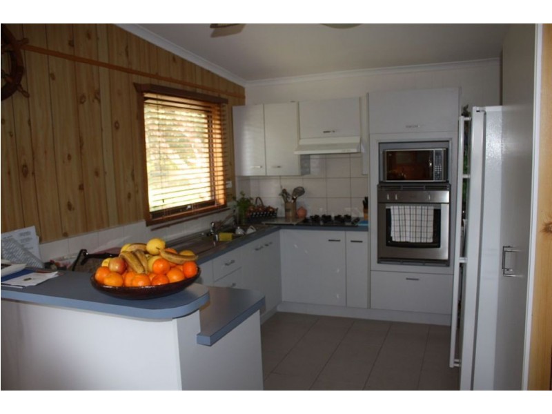 11 McIndoe Avenue, Venus Bay VIC 3956