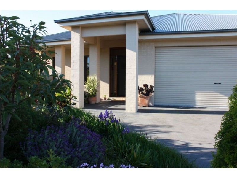 3 Heather Grove, Inverloch VIC 3996