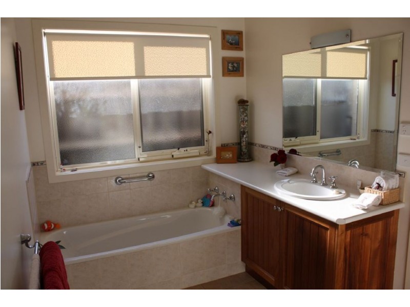 3 Heather Grove, Inverloch VIC 3996