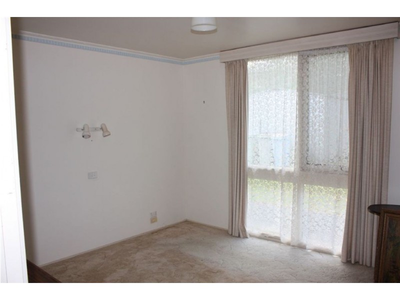 8 Halford St, Inverloch VIC 3996