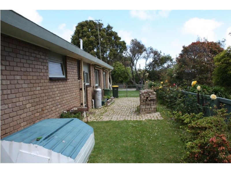 8 Halford St, Inverloch VIC 3996