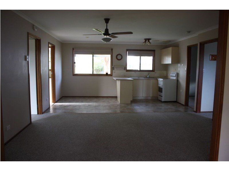 11 Moonah Way, Inverloch VIC 3996