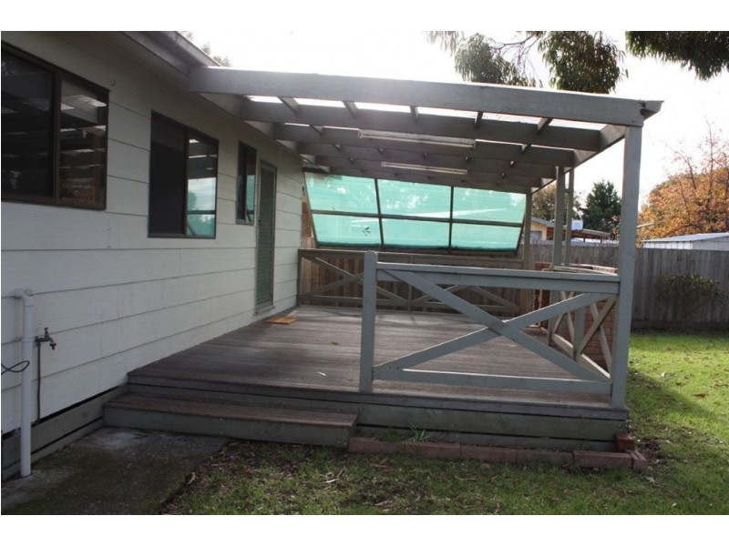 11 Moonah Way, Inverloch VIC 3996