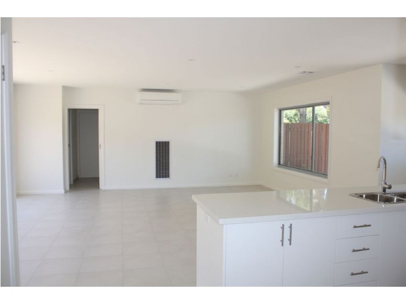 16 Grandview Grove, Inverloch VIC 3996
