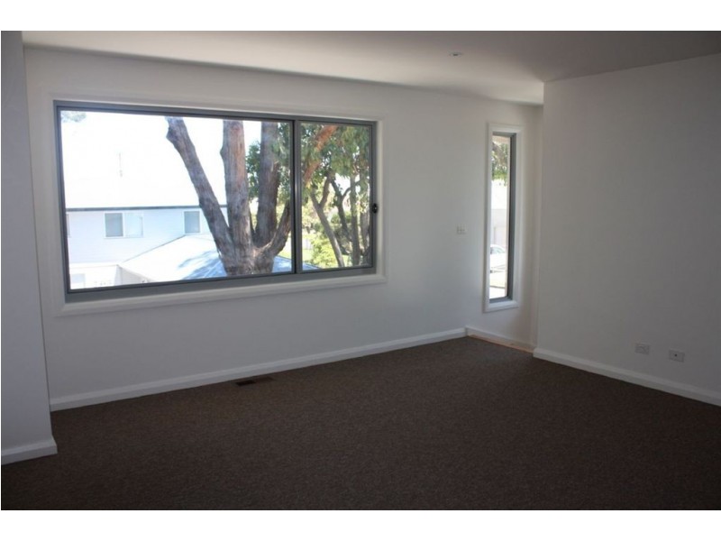 16 Grandview Grove, Inverloch VIC 3996