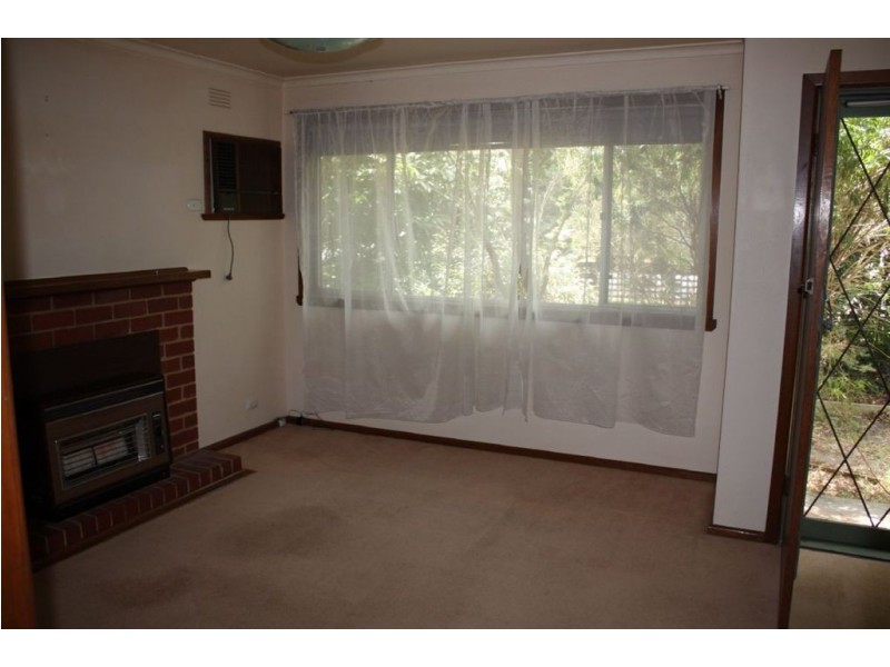 10 Bayview Avenue, Inverloch VIC 3996