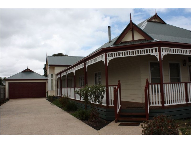 5 Hobson Place, Inverloch VIC 3996