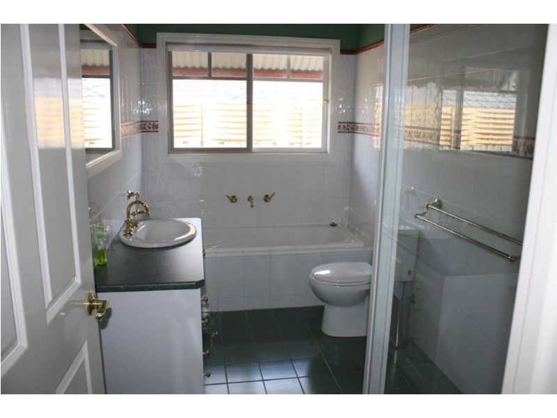 5 Hobson Place, Inverloch VIC 3996