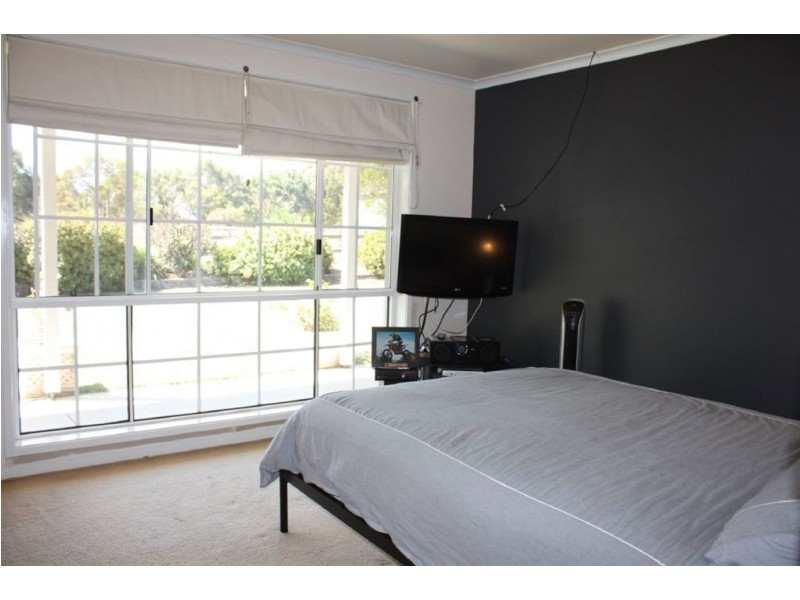 37 Pennell Court, Wattle Bank VIC 3995