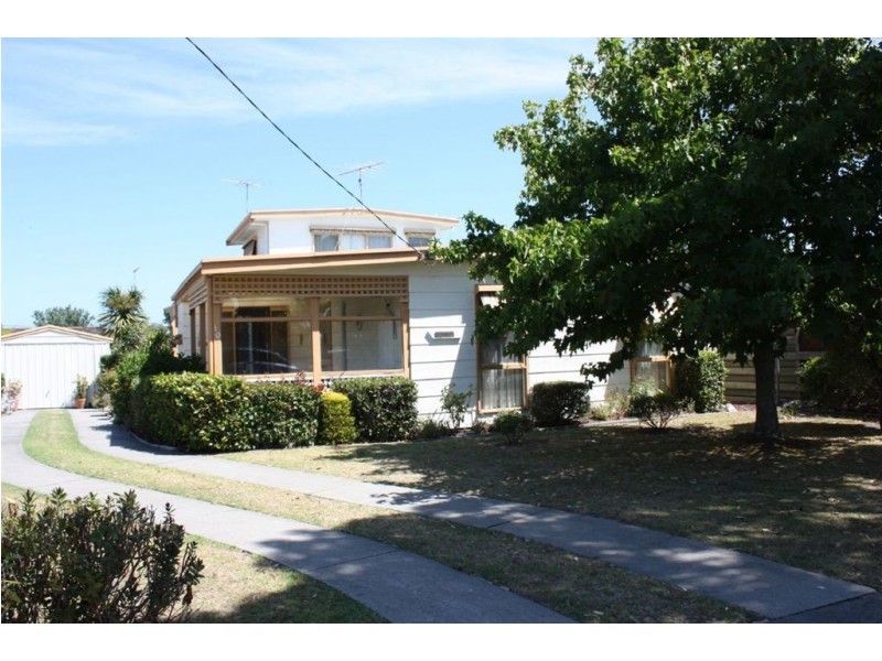 10 Gordon Avenue, Inverloch VIC 3996