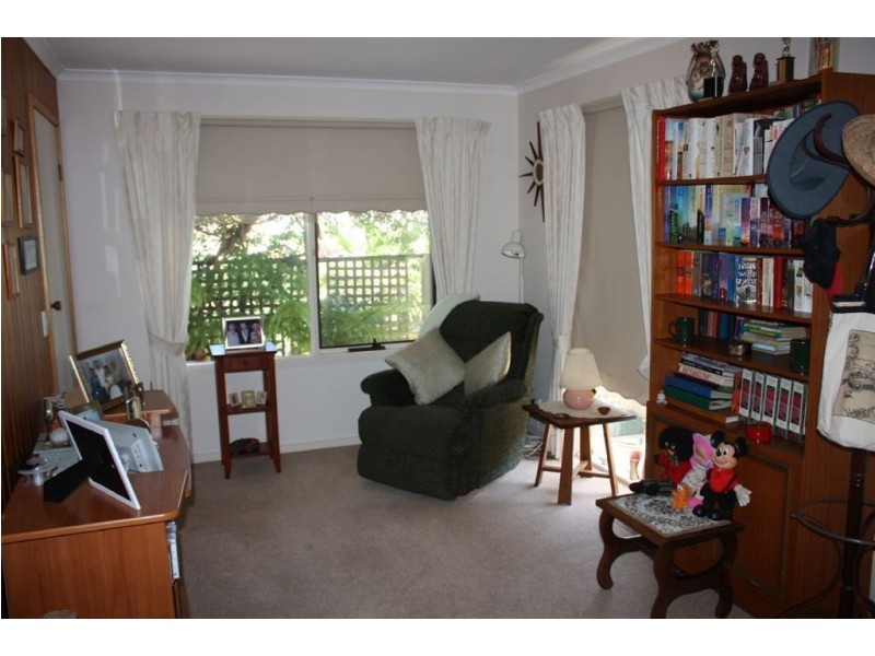 10 Gordon Avenue, Inverloch VIC 3996