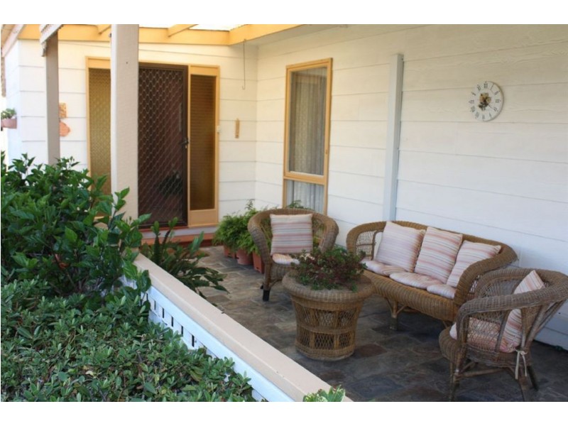 10 Gordon Avenue, Inverloch VIC 3996