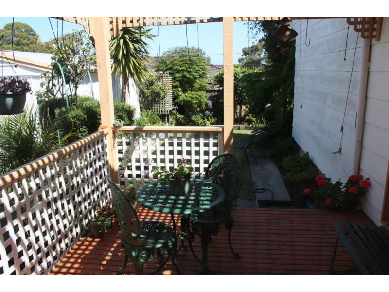 10 Gordon Avenue, Inverloch VIC 3996