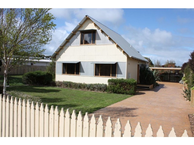 101 Toorak Road, Inverloch VIC 3996