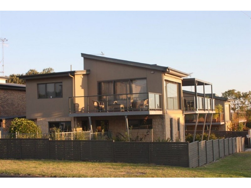 26 Bayview Ave, Inverloch VIC 3996