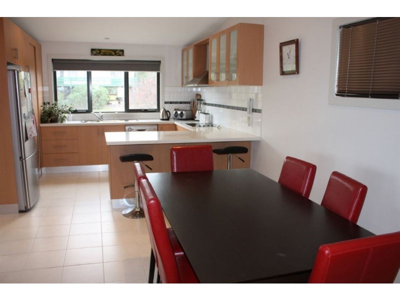 26 Bayview Ave, Inverloch VIC 3996