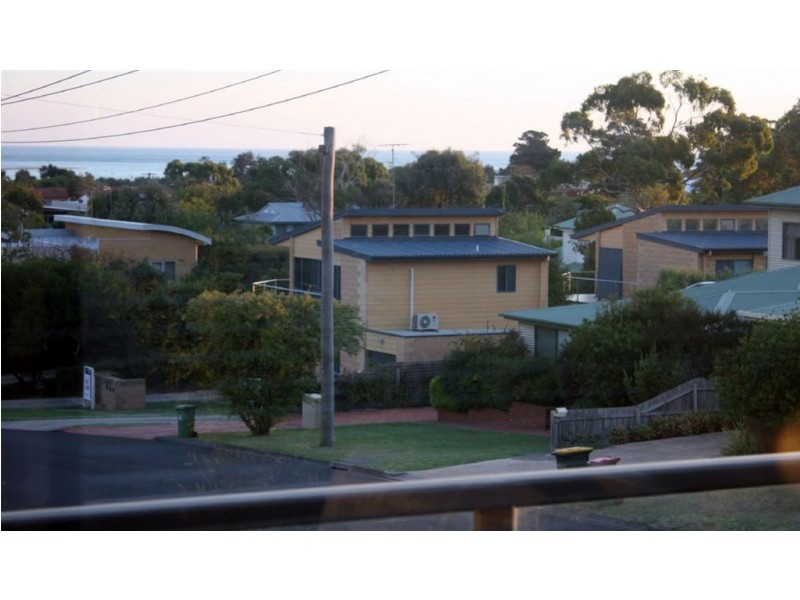 26 Bayview Ave, Inverloch VIC 3996