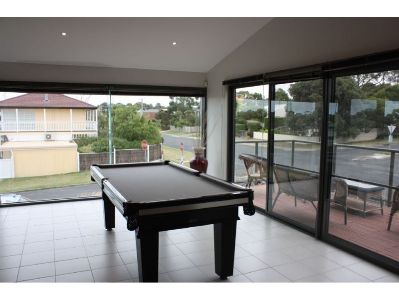 26 Bayview Ave, Inverloch VIC 3996