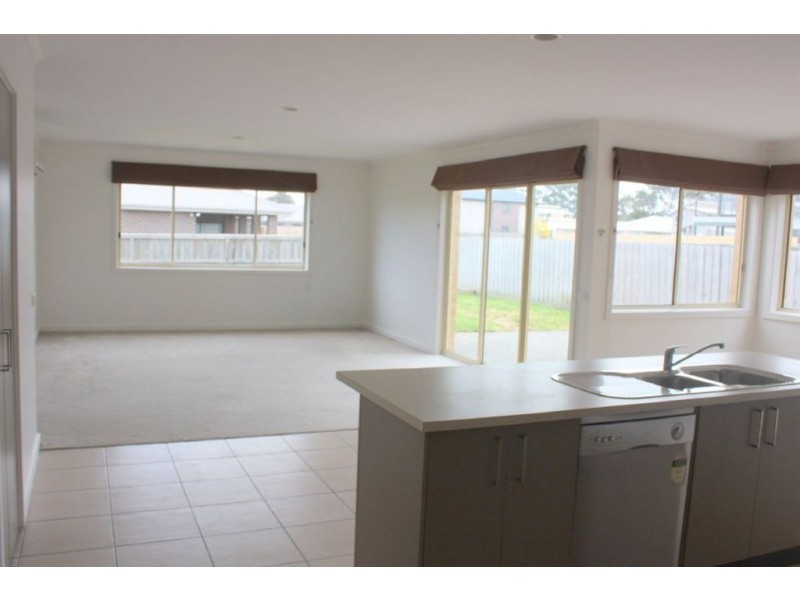 6 Endeavour Place, Inverloch VIC 3996