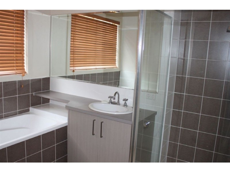 6 Endeavour Place, Inverloch VIC 3996