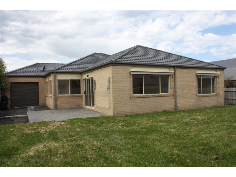 6 Endeavour Place, Inverloch VIC 3996