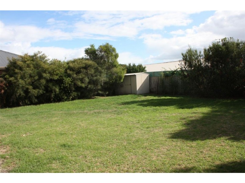 16 Leicester Square, Inverloch VIC 3996
