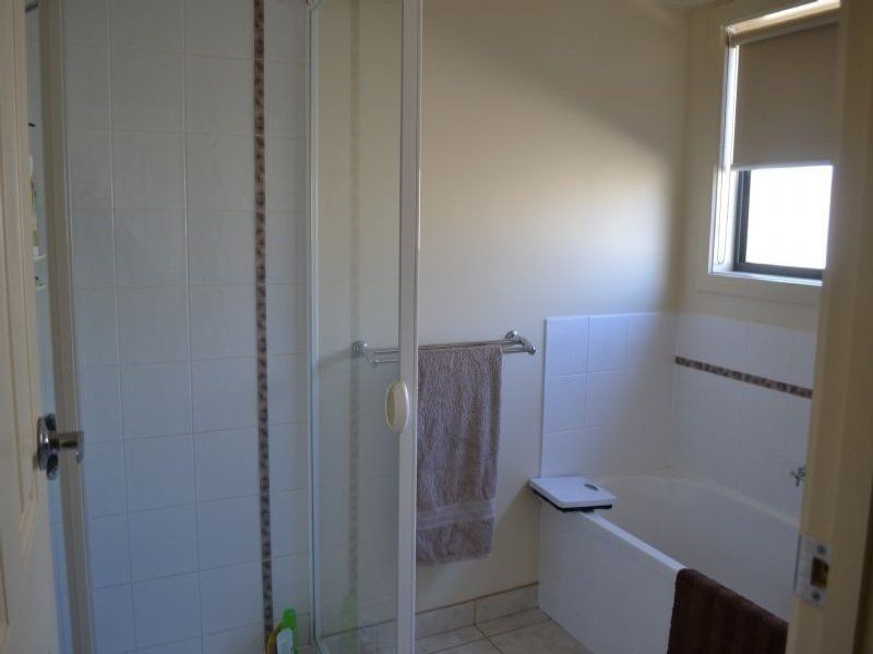 8 Endeavour Place, Inverloch VIC 3996