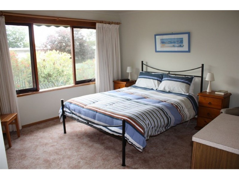 1A Russell St, Inverloch VIC 3996