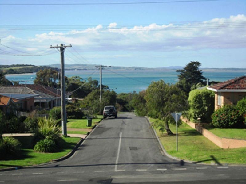 9 Sandy Mount Avenue, Inverloch VIC 3996