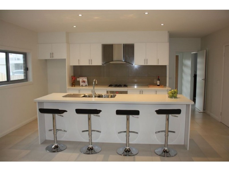 16 Grandview Grove, Inverloch VIC 3996