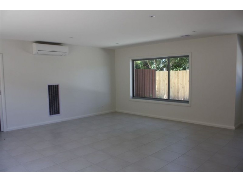 16 Grandview Grove, Inverloch VIC 3996