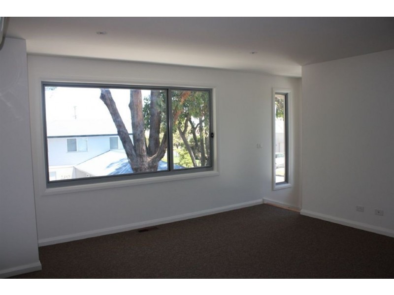 16 Grandview Grove, Inverloch VIC 3996