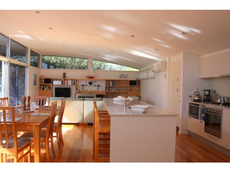 2 Sand Court, Inverloch VIC 3996