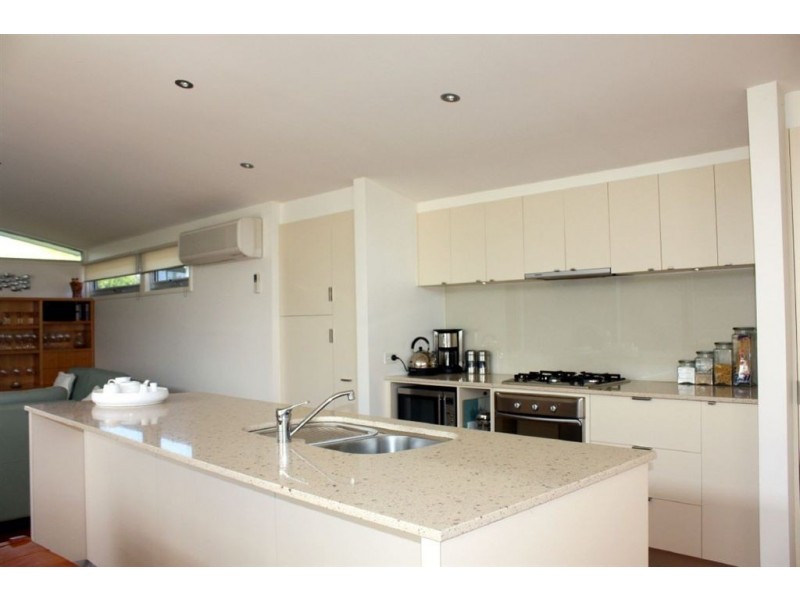2 Sand Court, Inverloch VIC 3996