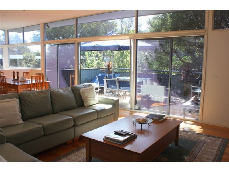 2 Sand Court, Inverloch VIC 3996